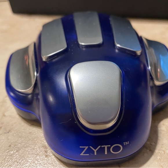 The ZYTO Hand Cradle - Picture 2 of 4